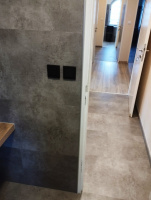  Obklad koupelny vinylem Bukoma Stone uClick XL Beton Kámen Šedohnědý 30